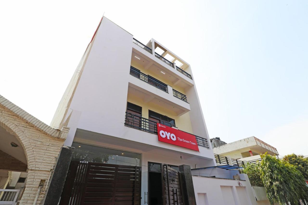 Capital O Hotel Royal Inn Near Gomti Riverfront Park Lucknow Bagian luar foto