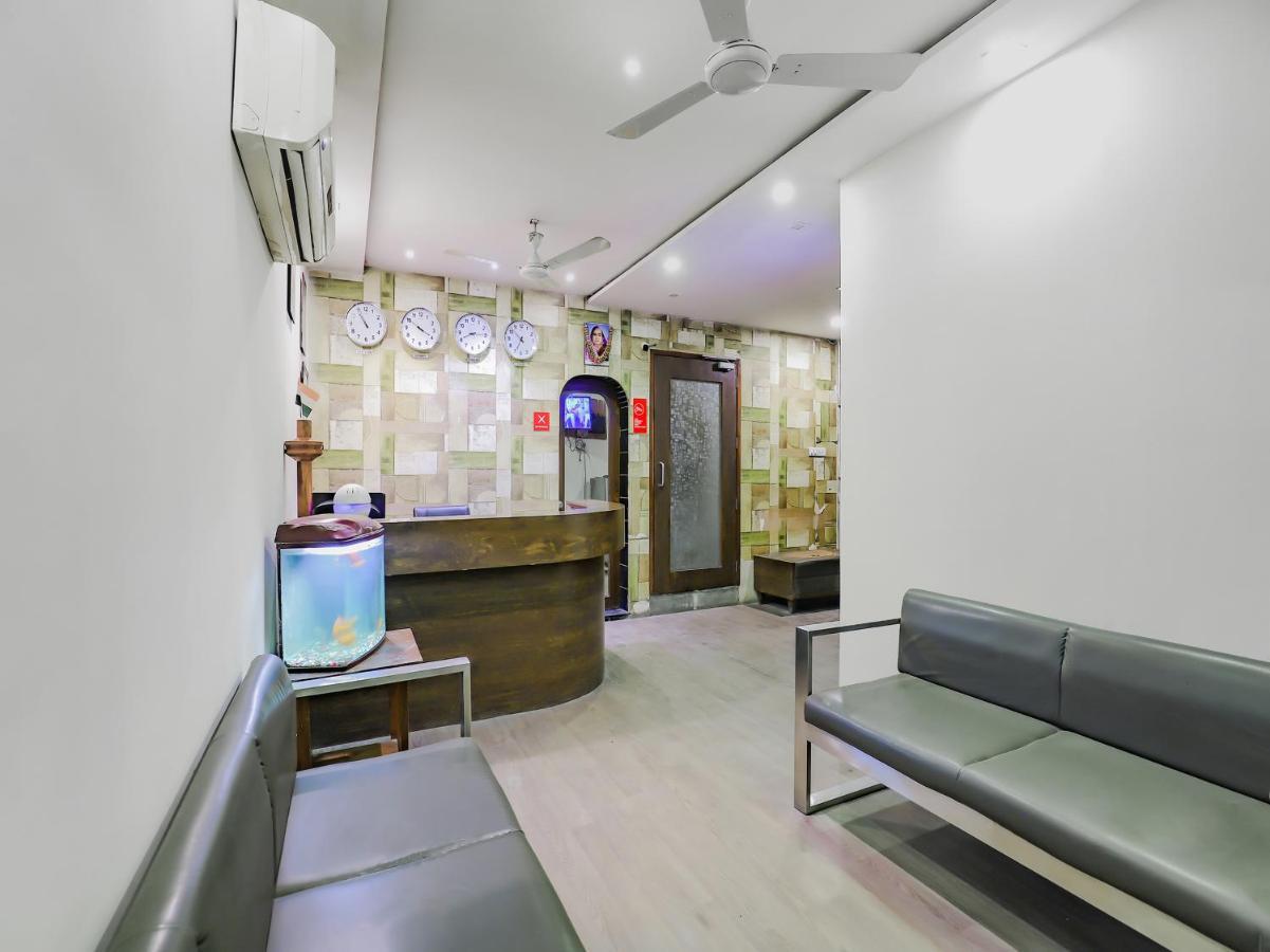 Capital O Hotel Royal Inn Near Gomti Riverfront Park Lucknow Bagian luar foto